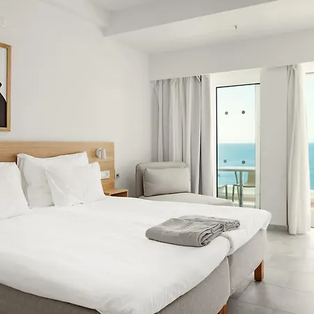 Sunwing Seafront 3*